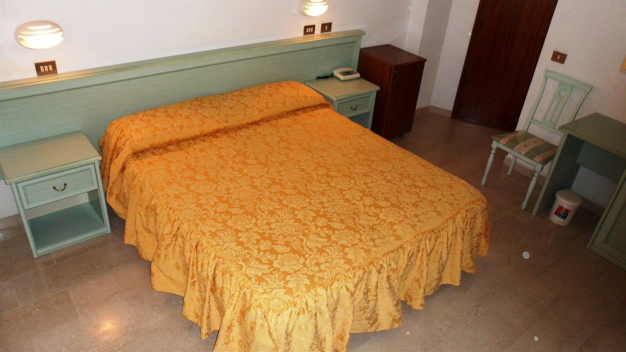 Hotel Reali Chianciano Terme Exteriör bild