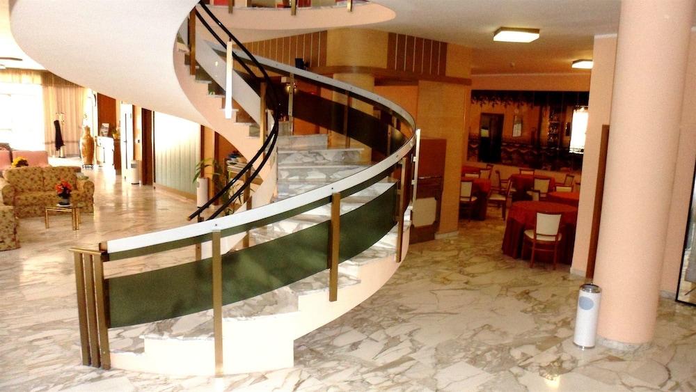 Hotel Reali Chianciano Terme Exteriör bild